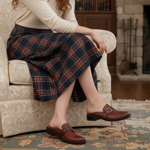 Naturalizer Cobert Red Distressed Leather Mules Size 8